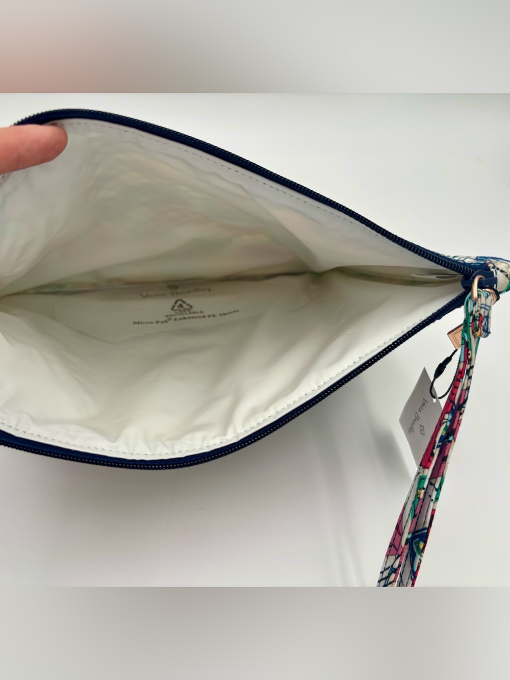 Vera Bradley Cuban Stamps Wet Dry Ditty Bag Wristlet NWT - Picture 3 of 4